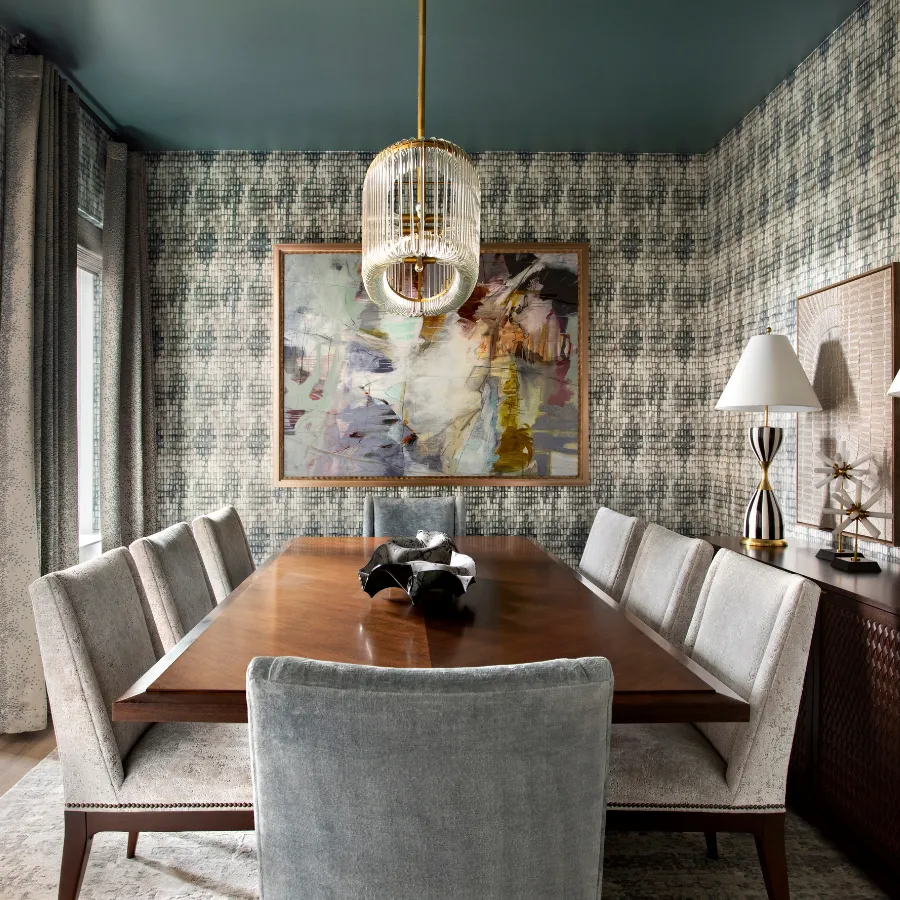 In a Nashville home reimagined by Howard House Interiors, soft luxury meets modern architecture. A serene palette of rich textures and custom details brings warmth to the contemporary space—none more so than Lido, whose hand-painted mosaic print adds a quiet, painterly rhythm to the walls. ⁠